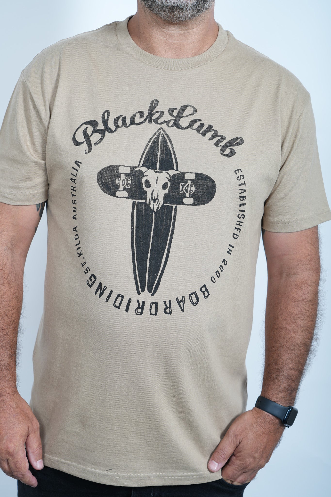 relaxed-fit-streetwear-tee-black-lamb.jpg